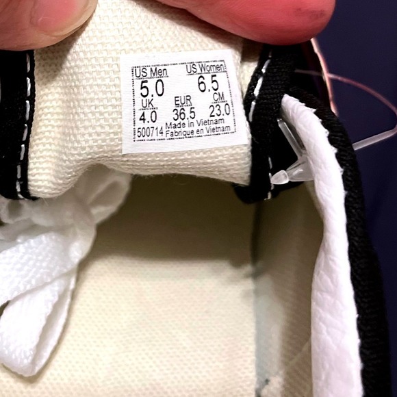 Vans Era Unisex Sneakers Black White Low Top Canvas Shoes Size 5 Women  NWT - Picture 12 of 14